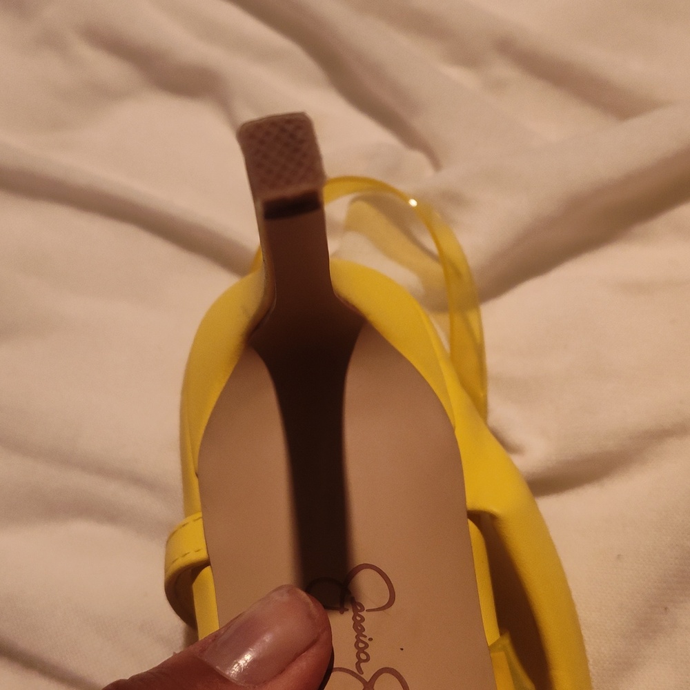 Shoe's - Picture 4 of 5